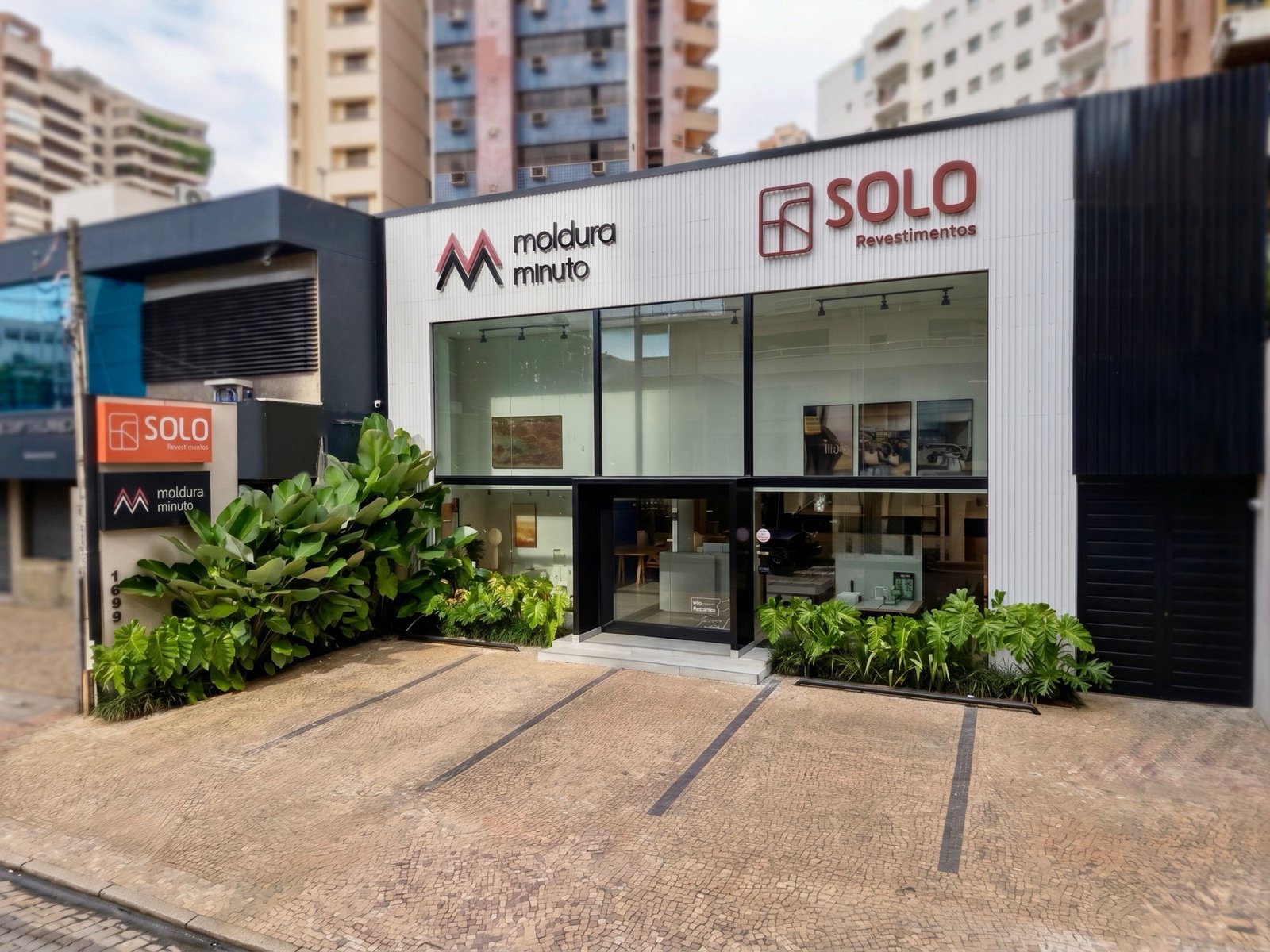 Fachada do showroom Solo Revestimentos em Campinas, no Cambuí